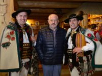 39  39. Pamiątkowe zdjęcie. Od lewej: mgr inż. Krzysztof Trebunia-Tutka, senator RP prof. dr hab. Stanisław Hodorowicz, dr n. med. Bronisław Orawiec-Wyśni. Poronin, 29 maja 2015 r.