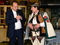 40  40. Przemawia Poseł RP Andrzej Gut-Mostowy w towarzystwie Bronisława Orawca-Wyśniego.